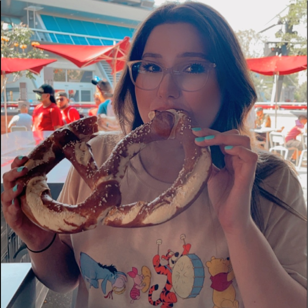 Meet your Posher, Yenny